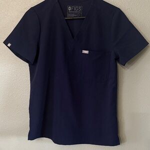 FIGS Women’s scrub top. Size Small. Navy. In excellent condition.